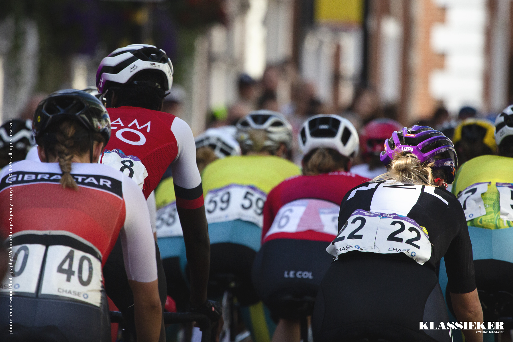 Birmingham 2022 - A rear view of the women’s peloton during the road race in Warwick