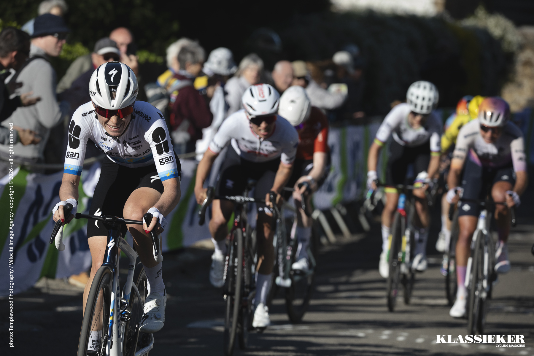 Alt - Demi Vollering wearing the European Champions jersey accelerates on the Mur de Huy during La Flèche Wallonne Féminine 2026