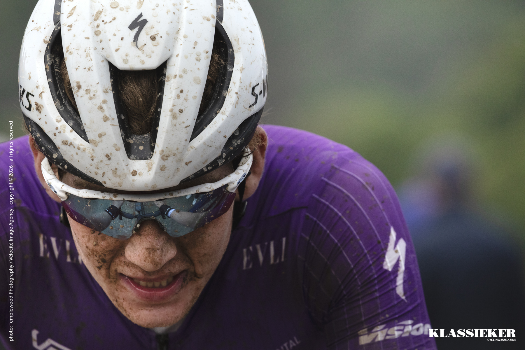 Tro Bro Leon 2026 - A close up of Simen Evertsen-Hegreberg of Lucky Sport Cycling Team his face splattered with mud